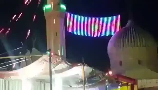 Mısır'da cami mahyasında dansöz oynattılar