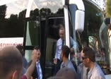 Erdoğan görür görmez otobüsten indi