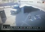 Okul bahçesindeki silahlı kavga güvenlik kamerasında