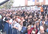Cumhurbaşkanı Erdoğan'ın dikkatini çekmek için ağaca çıktı