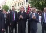 Cumhurbaşkanı Erdoğan Boşnak gençlerle ilahi söyledi