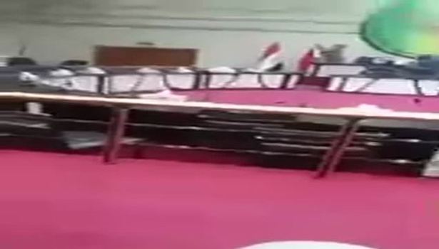 Iraklı askerler sözde 'Kürdistan' bayrağını indirdi