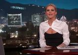 Dünya Kim Kardashian ile Jennifer Lawrence'ın canlı yayındaki sarılmasını konuşuyor!