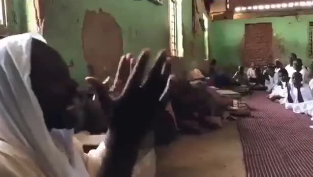 Sudan'da medresede Erdogan'a dua