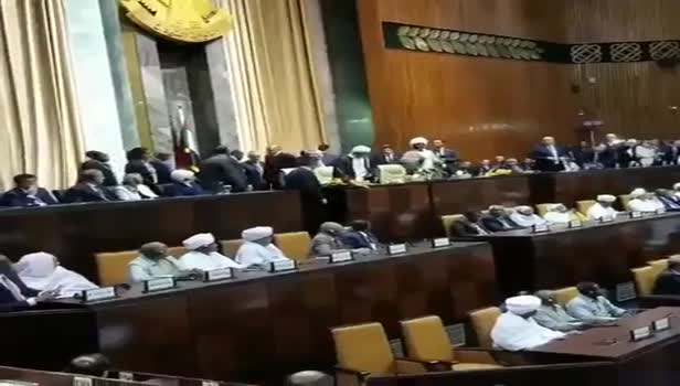 Cumhurbaşkanı Erdoğan Sudan Meclisi'nde tekbirlerle karşılandı