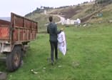 Mehmetçik üşümesin diye kilometrelerce sırtında taşıdı