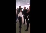 Türk bayrağını indiren adamı ve emri vereni böyle tokatladı!