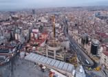 Taksim Camii kubbesine kavuşuyor
