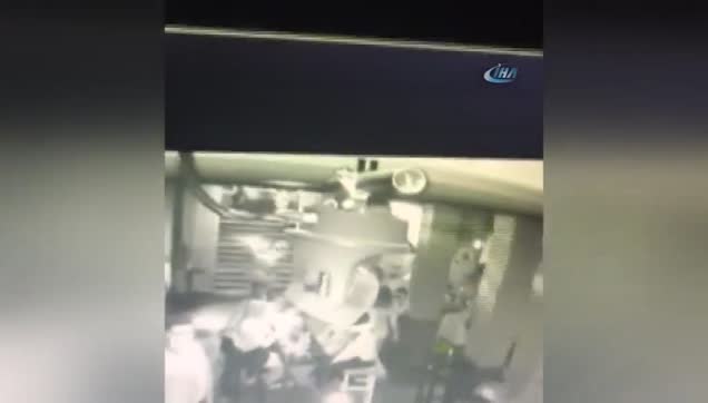 İstanbul'da ünlü gece kulübünün tuvaletindeki tecavüz girişimi görüntüleri ortaya çıktı!-1