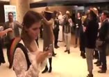 Çocuklar ölürken onlar göbek attı! Rezalet görüntü