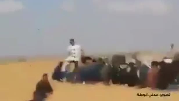 İsrail askerleri namaz kılanları böyle vurdu!